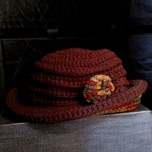 Brown knit hat w/ knit flower
